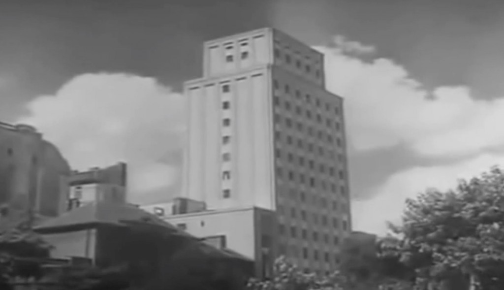 Wieżowiec Prudential w Warszawie - Polska przed II wojną światową na starym filmie