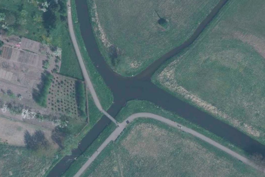 Skrzyżowanie rzek w Wągrowcu - Lista zaskakujących miejsc w Polsce - Źródło: Geoportal