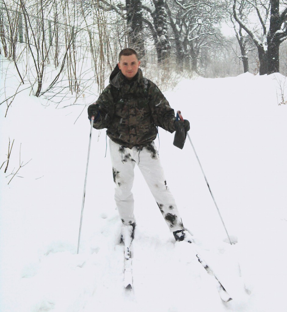 Jadę na nartach przez okoliczne lasy do Książa - 2010 rok