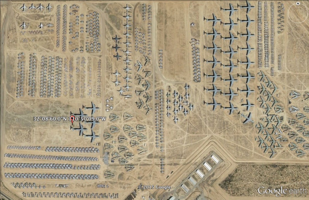 Cmentarzysko wojskowych samolotów w USA - 10 niezwykłych miejsc na świecie - Źródło: Google Earth