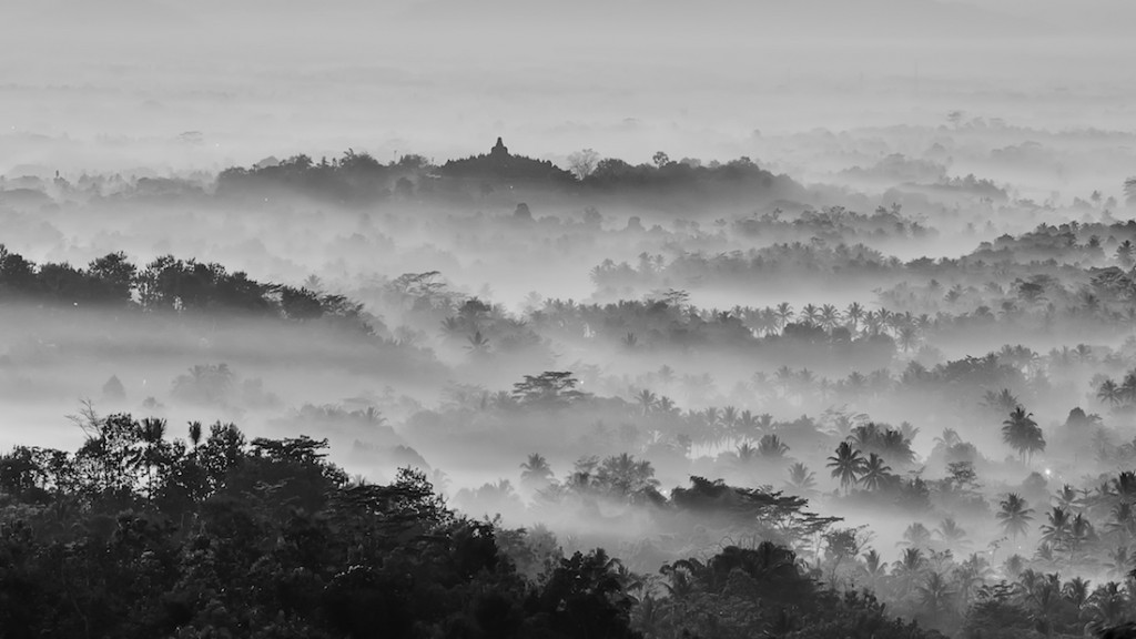 Buddyjska świątynia Borobudur - Foto: ® Dikky Oesin, Indonesia, Shortlist, Open Panoramic, 2016 Sony World Photography Awards