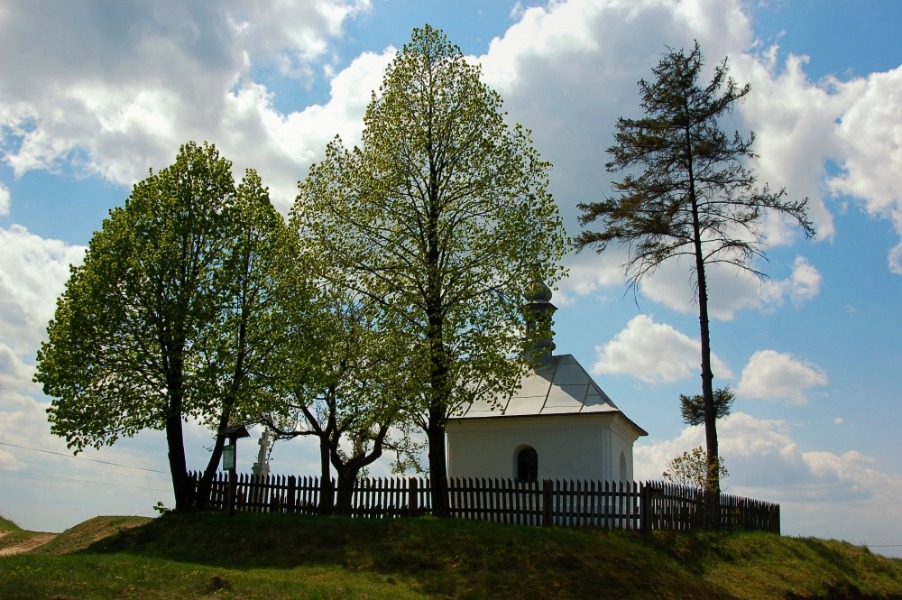 Kapliczka Sobieskiego - 10 baśniowych i urokliwych miejsc w Polsce - Foto: Mirosław Teterycz