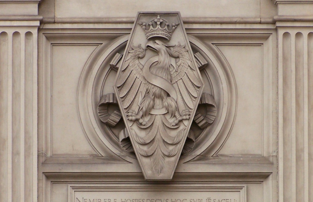 Pkt. 1 - Orzeł na Kaplicy Zygmuntowskiej na Wawelu - Foto: Lestat (Jan Mehlich) Źródło: commons.wikimedia.org