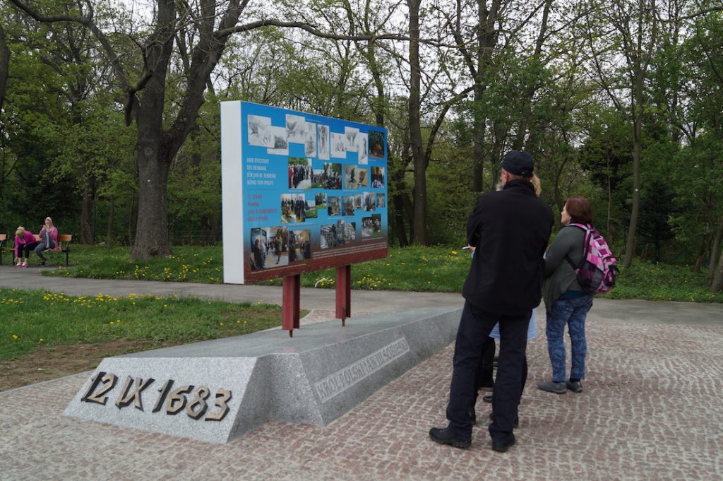 W tym miejscu na wzgórzu Kahlenberg ma stanąć pomnik Jana III Sobieskiego, na jego budowę zbierane są pieniądze