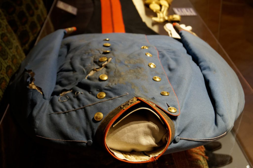 Porozrywany mundur i wyblakłe ślady krwi - Zabójstwo arcyksięcia Franciszka Ferdynanda