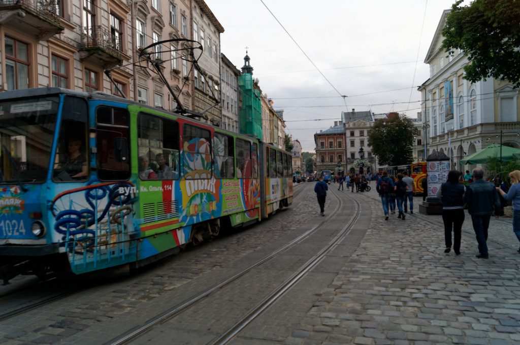 Przez lwowski Rynek jeżdżą jeszcze tramwaje