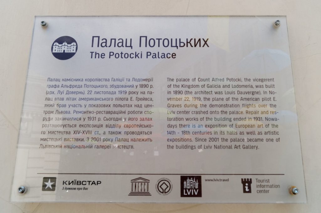 Tablica informacyjna z Pałacu Potockich we Lwowie