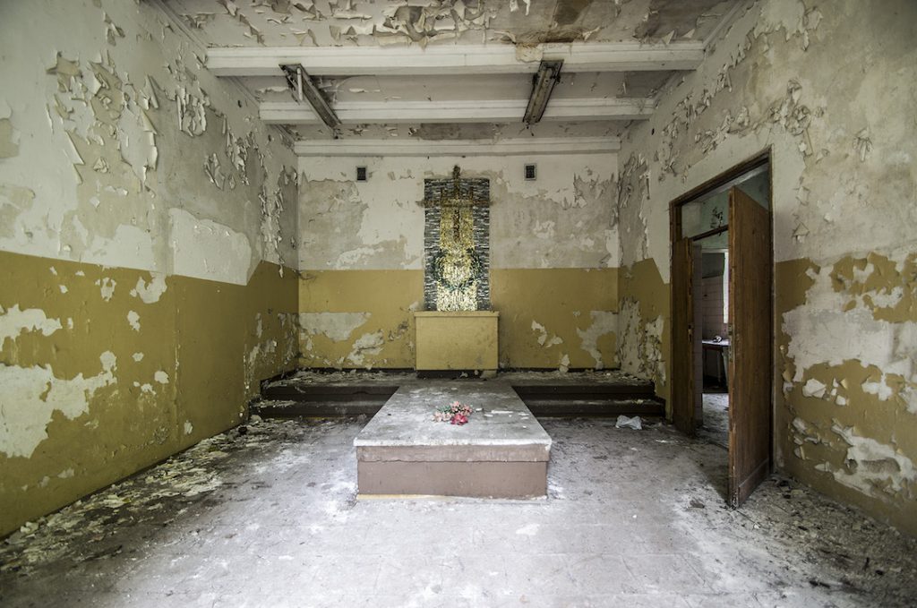 Wnętrze szpitalnej kaplicy - Foto: Adrian Sitko