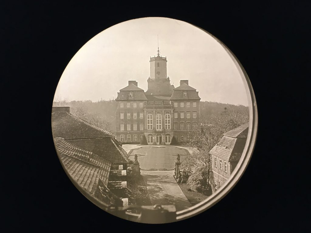 Zdjęcie zamku wykonane jeszcze przed ostatnią przebudową
