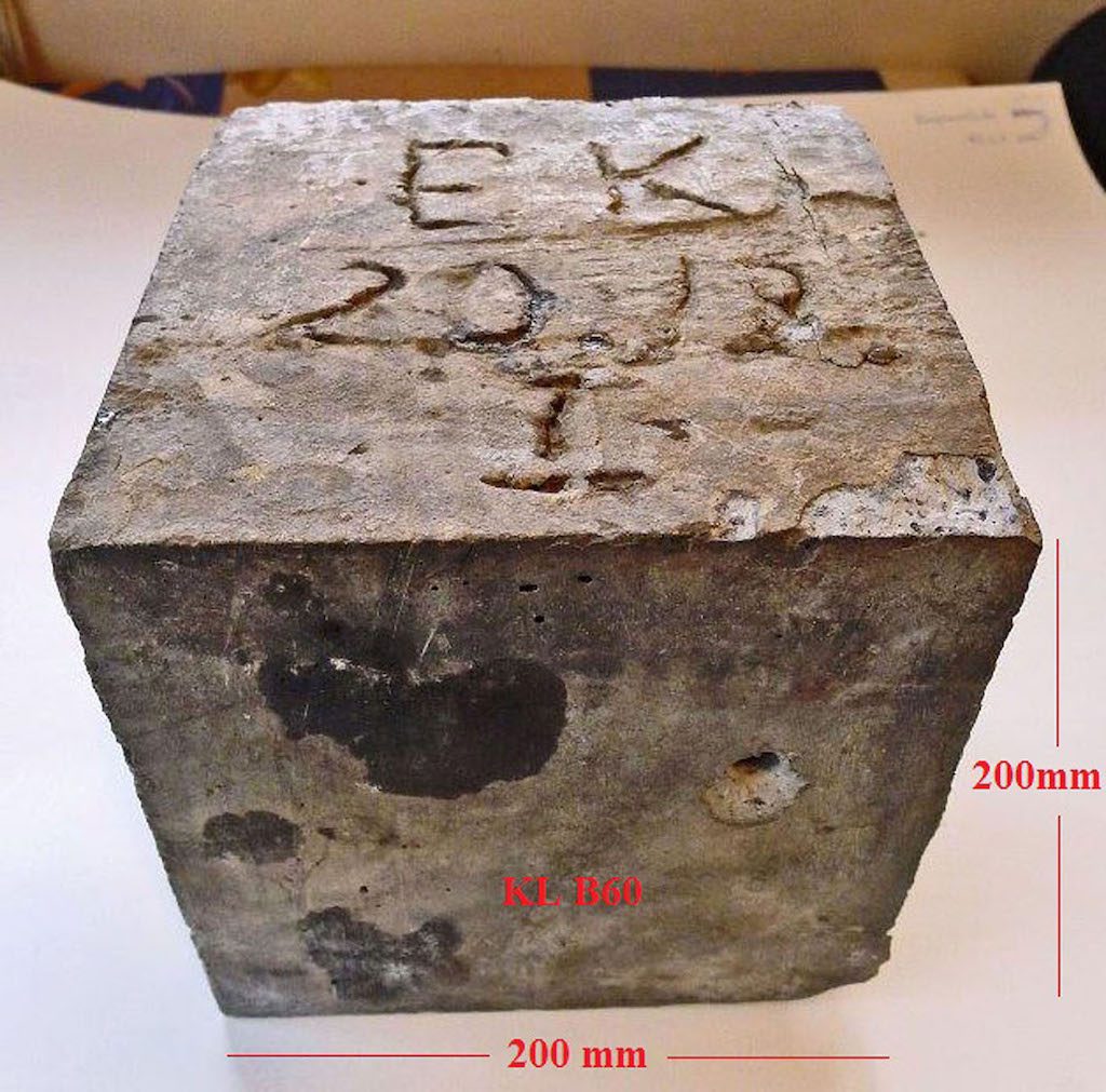 Odnaleziona kostka betonu klasy B-60 - Zbiory: Jerzy Cera