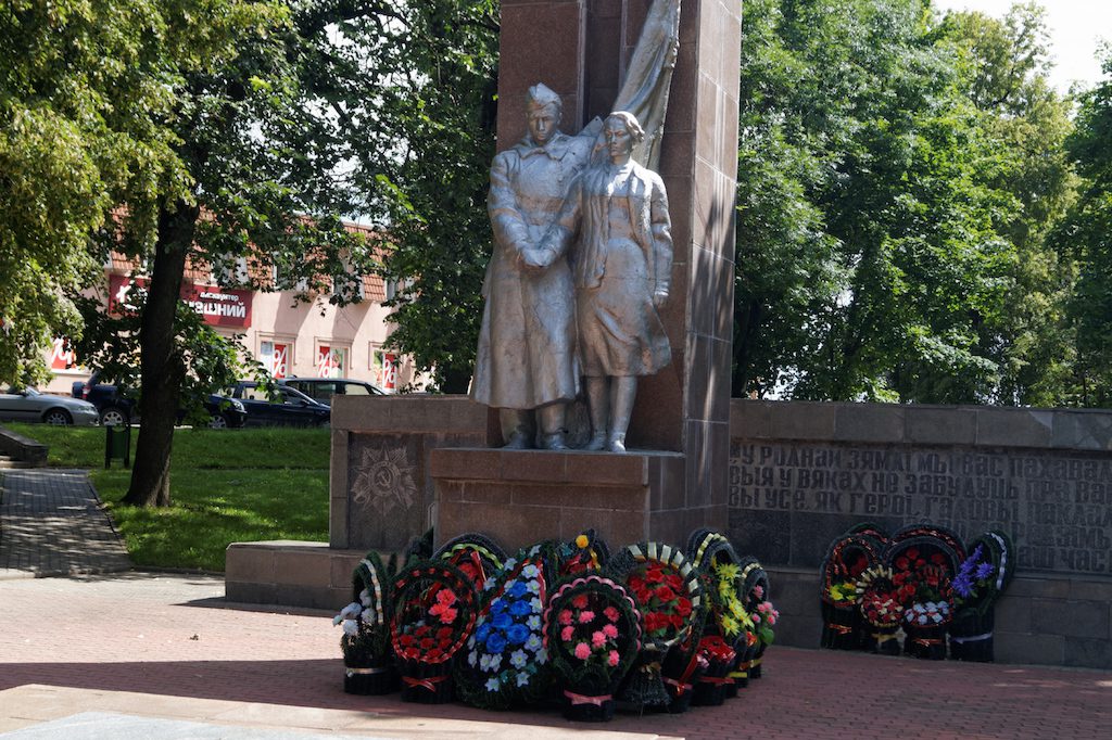 Pomnik poświęcony wielkiej wojnie ojczyźnianej w Nowogródku