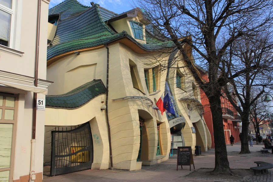 Krzywy Domek w Sopocie - Lista zaskakujących miejsc w Polsce - Autor: Tomasz Kapczyńsk