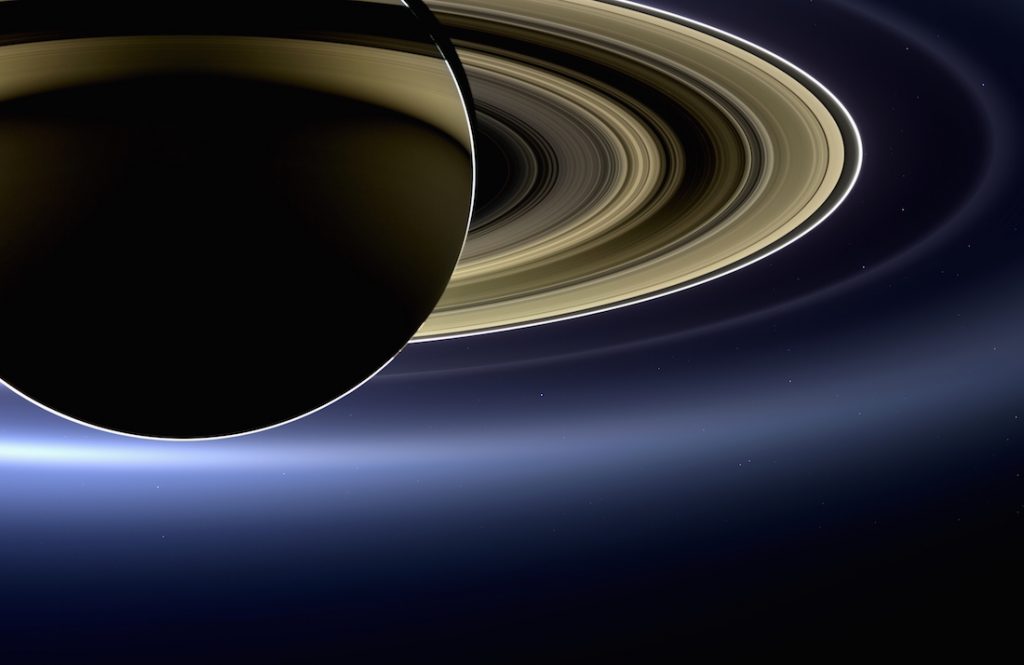 Żeby dostrzec Ziemię trzeba trochę przybliżyć - Foto: NASA/JPL-Caltech/SSI