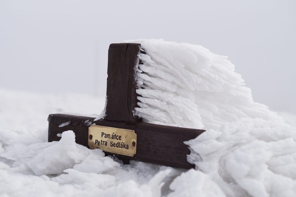 Krzyż na Śnieżniku - Památce Petra Sedláka