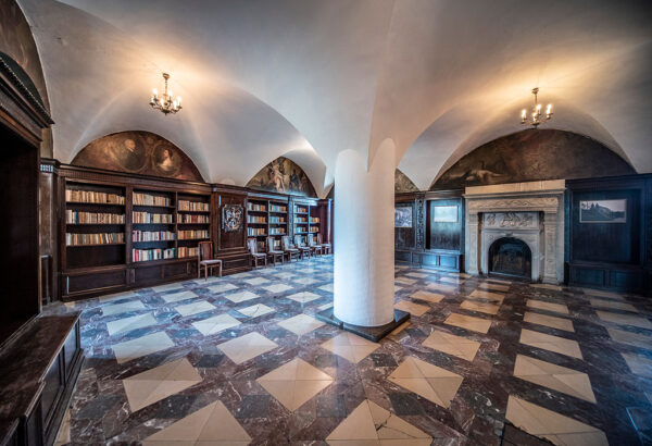 Sala marmurowa (dawna duża biblioteka)