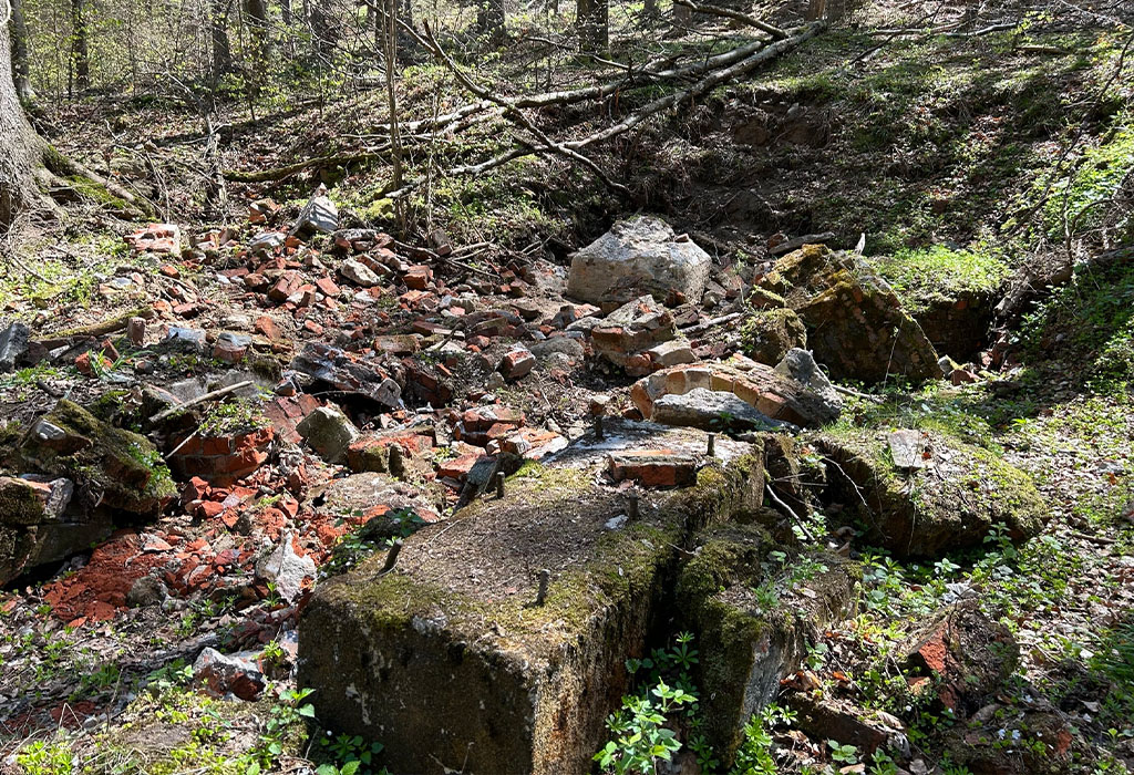 Zniszczona w marcu 2023 roku tzw. wentylatorownia Zniszczona w marcu 2023 roku tzw. wentylatorownia