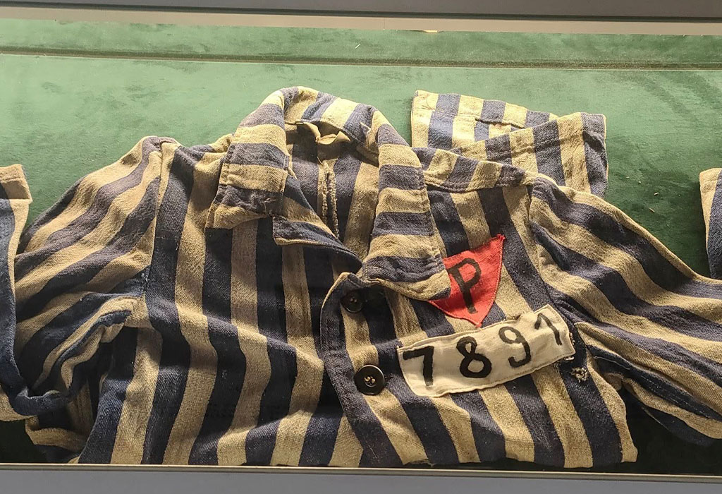 Wystawa Fundacji Szlakiem Riese na terenie Muzeum Inżynierii i Techniki Motoryzacji w Głuszycy Wystawa Fundacji Szlakiem Riese na terenie Muzeum Inżynierii i Techniki Motoryzacji w Głuszycy